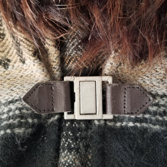 Collection Eighteen Women Poncho Faux Fur Neckline Stripes Aztec Shawl Brown Tan - Picture 12 of 16